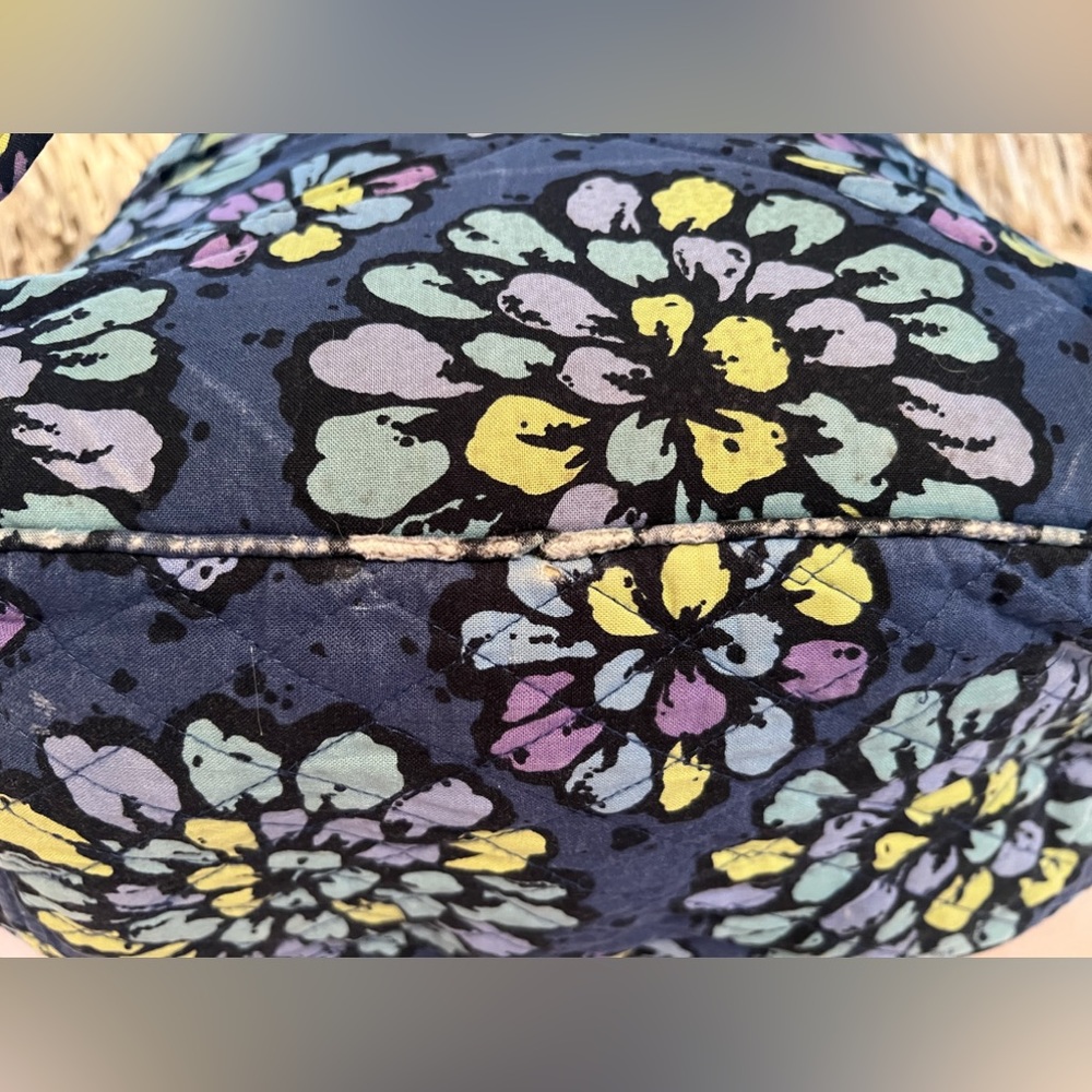 VERA BRADLEY Indigo Pop Essential Backpack Navy Blue Green Floral - Picture 9 of 14